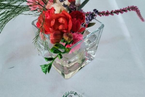 PETITS VASES CARRE 