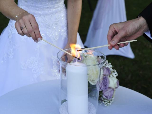 Le métier d'officiante de cérémonie laïque : quel est son rôle dans votre mariage?